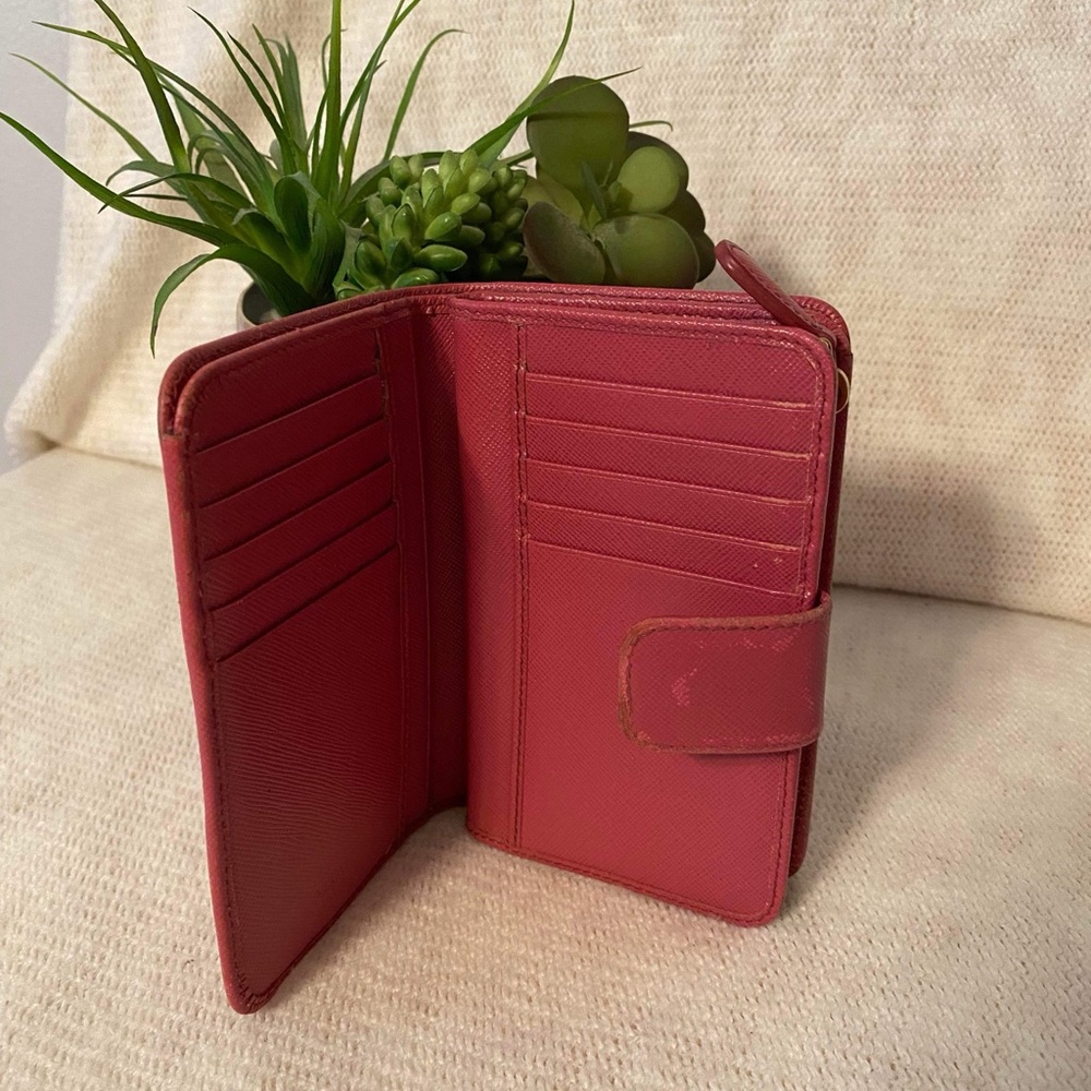 GUC Prada Saffiano Wallet - Picture 3 of 6